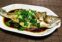 清蒸鲈鱼 （自制蒸鱼豉油）的做法