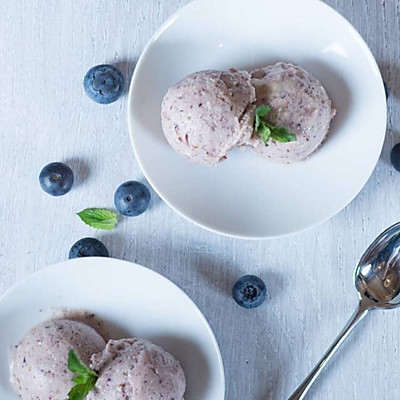香蕉蓝莓冰淇淋