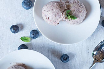香蕉蓝莓冰淇淋