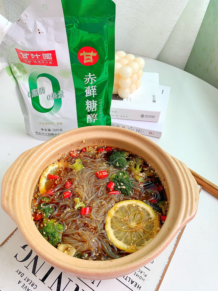 夏日清爽减脂餐，无油捞汁粉丝的做法