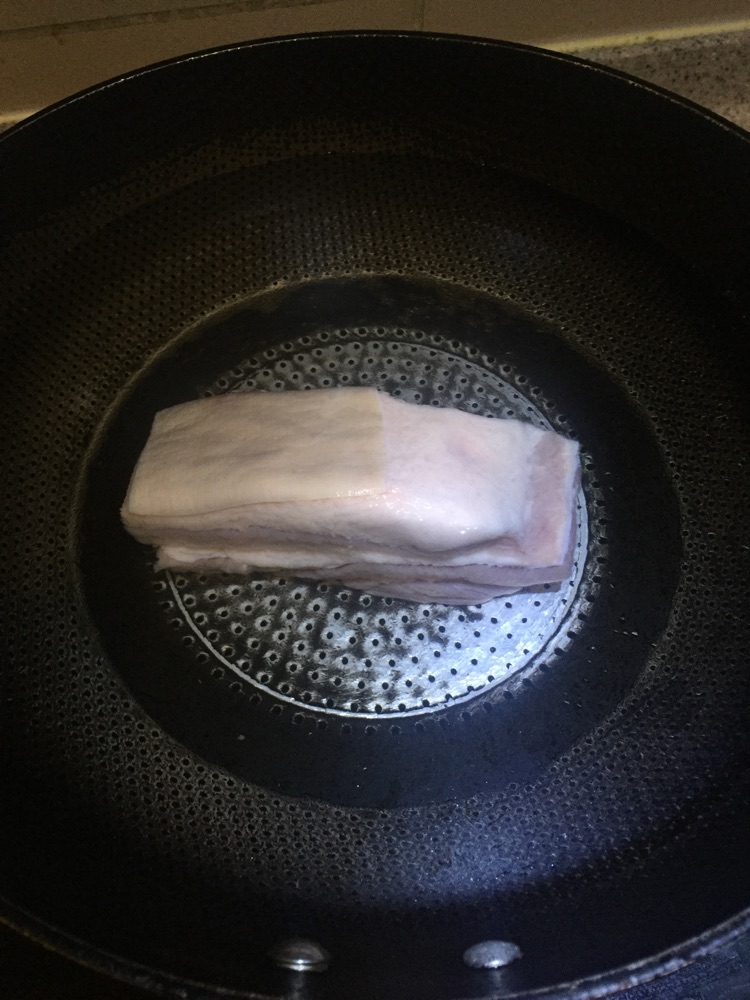 蒜苗回锅肉 正宗川味做法的做法图解1