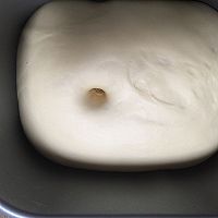 奶香小餐包～附面包机揉面技巧的做法图解4