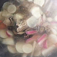 冬天大补汤～萝卜菌菇排骨汤的做法图解1
