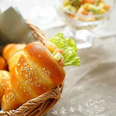 沙拉面包盏