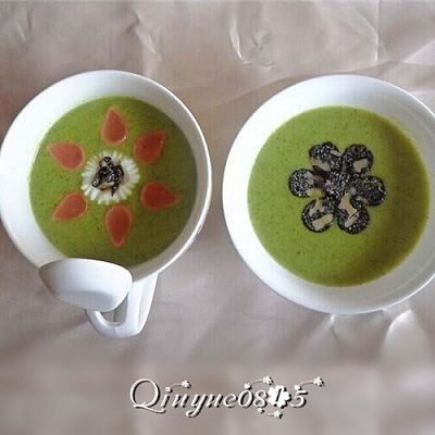 西兰花芝香阿胶浓汤