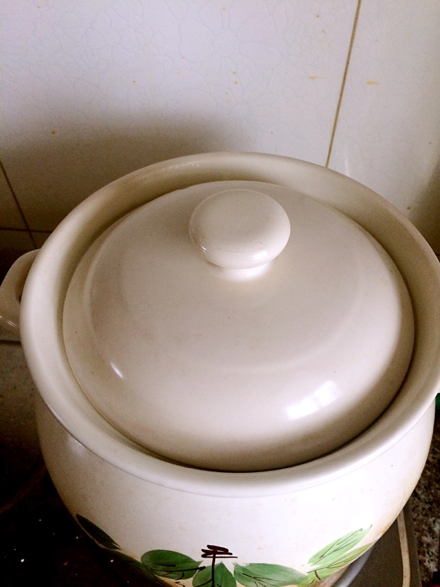 双豆煲凤爪的做法图解2