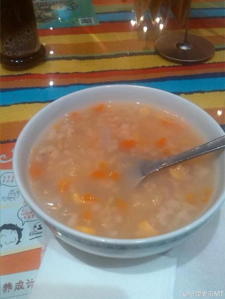 滋味烤鱼的水果粥