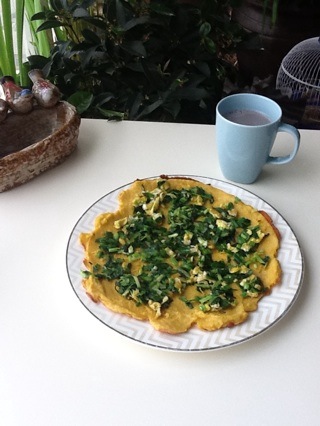贴饼子和黑豆开心果豆浆