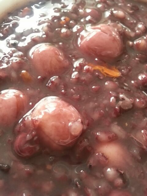 黑米红豆莲子粥