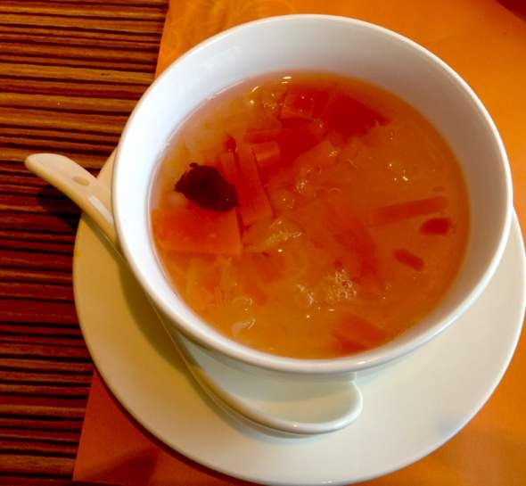 木瓜雪蛤雪耳糖水