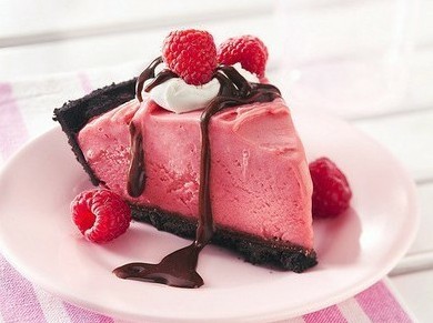 草莓冰淇淋蛋糕