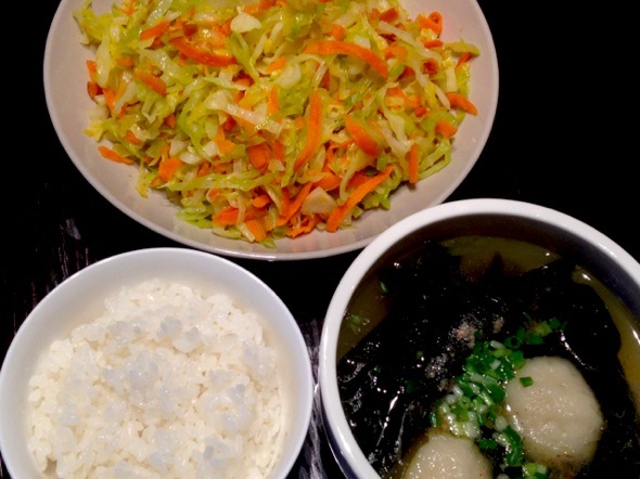 牛骨海带汤+胡萝卜包菜