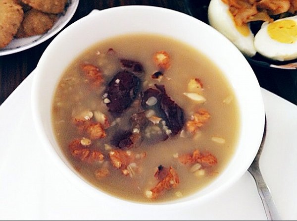 燕麦红枣核桃粥