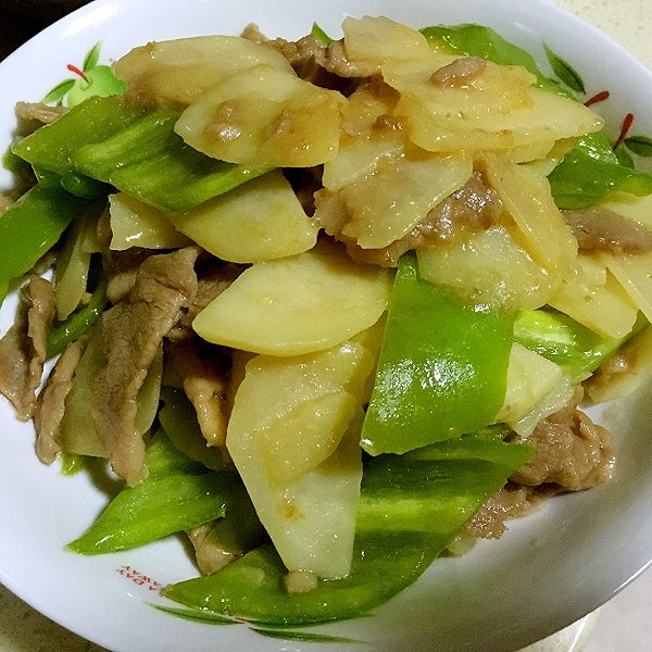青椒土豆炒肉片