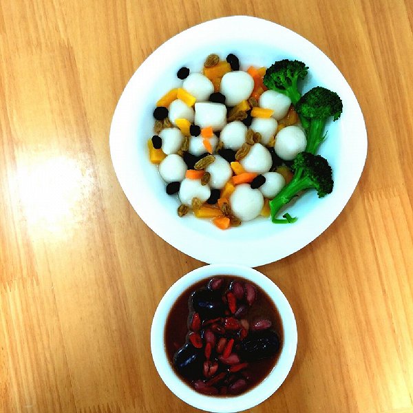 果蔬汤圆+红枣花生米红豆汤