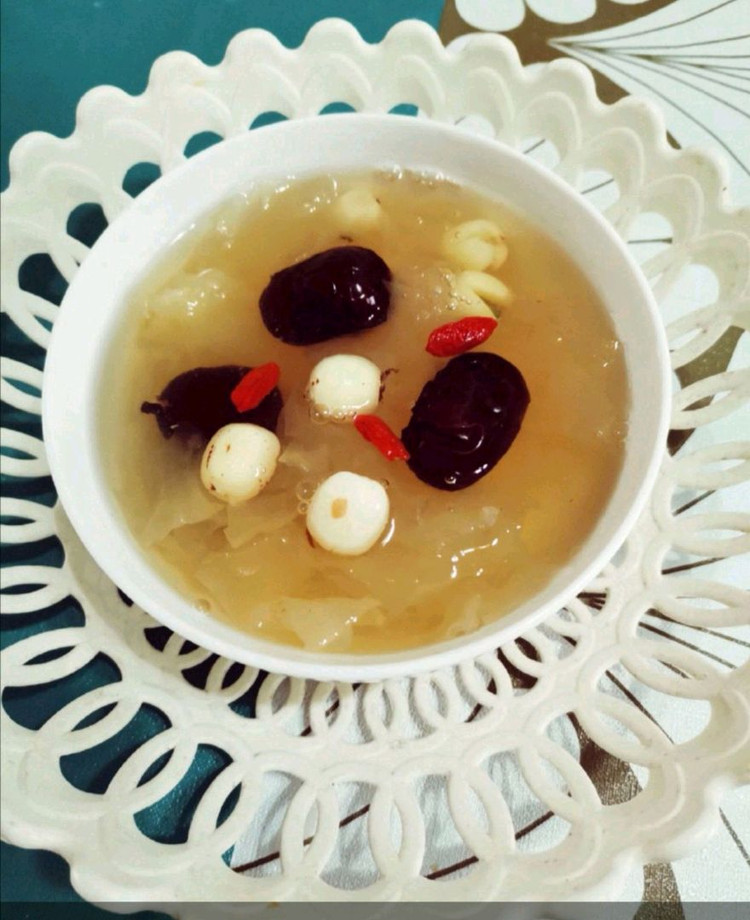 补气血的五红汤，滋阴安神的银耳莲子红枣汤，香甜爽滑的木瓜炖奶图2