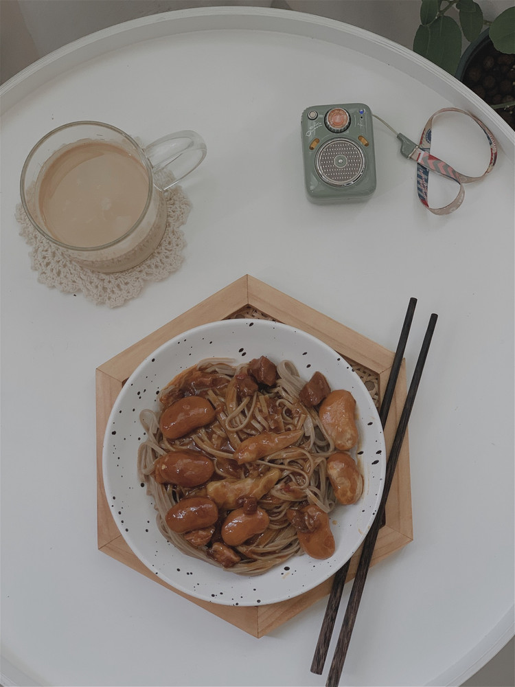 今日早餐｜泡椒牛肉拌荞麦面&冰咖啡图5
