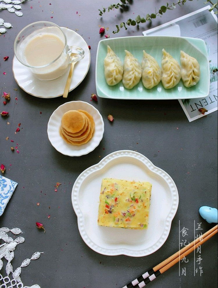 早～蒸饺➕蛋饼➕腌萝卜➕红枣豆浆图2