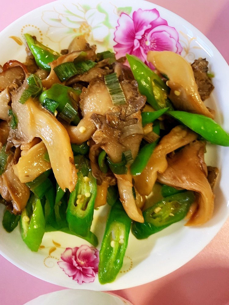 麻婆豆腐，黄瓜拌豆芽，蘑菇炒辣椒图3