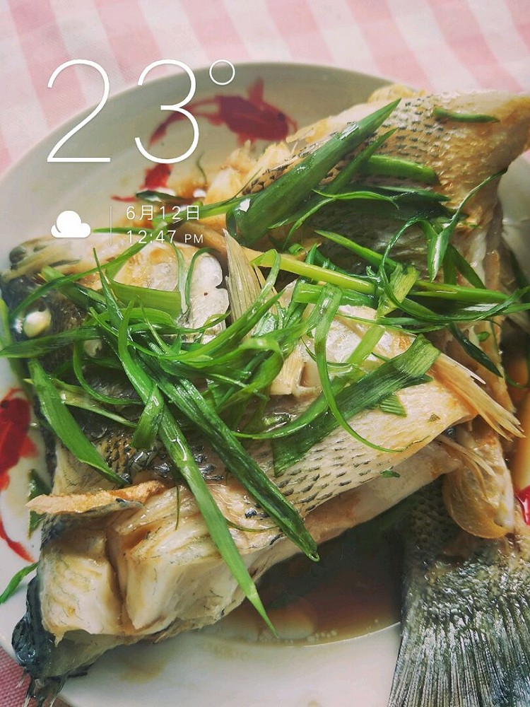 清蒸鲈鱼 丝瓜紫菜蛋汤 肉片豆干图1