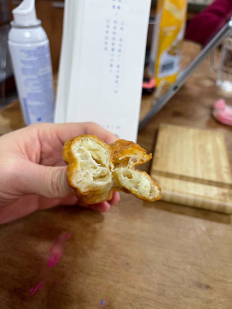 赞。我只调整了油，放了25g花生油。炸出来的油条蓬松有孔，只是没那么脆，丹也比之前做的好吃多了。方子值得收藏。图2