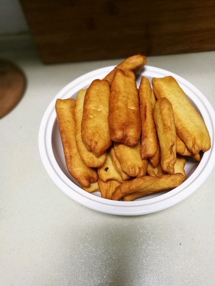 宅在家的各种饭食，炸了油条还有油炸糕，做了花胶鸡，烤了猪肉，图3