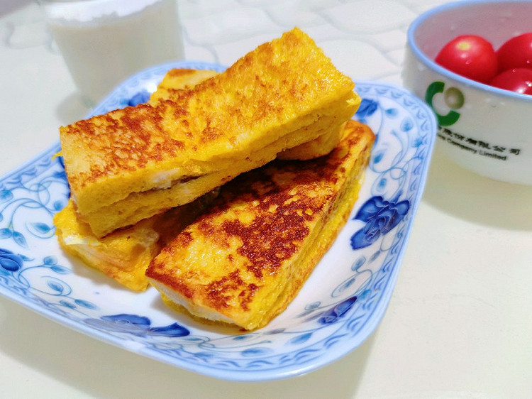 今天狗娃子吃香蕉吐司🍞图1