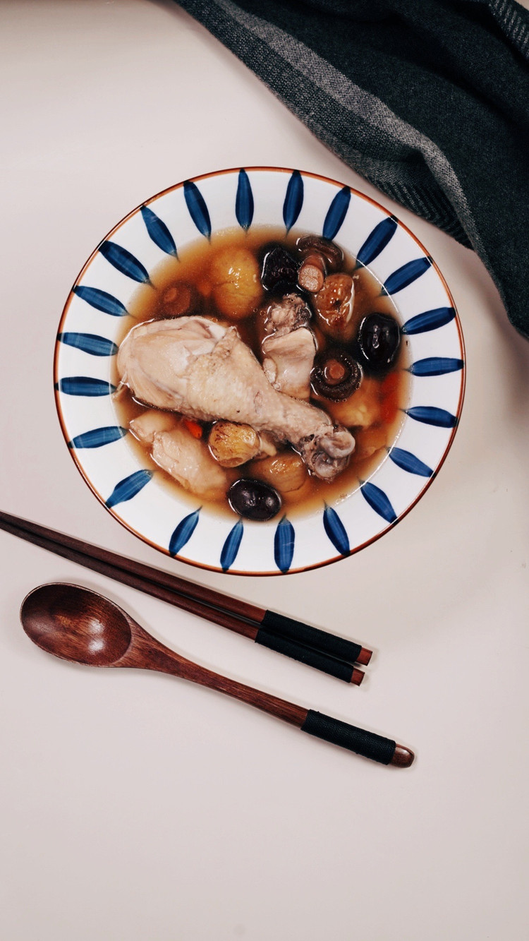晚餐| 板栗香菇炖鸡汤 养胃营养图2