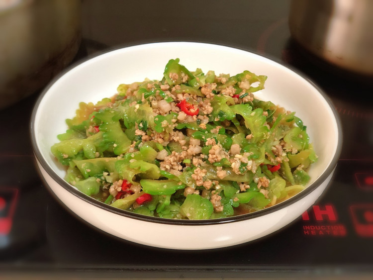 夏天就要吃点苦～凉拌苦瓜图3