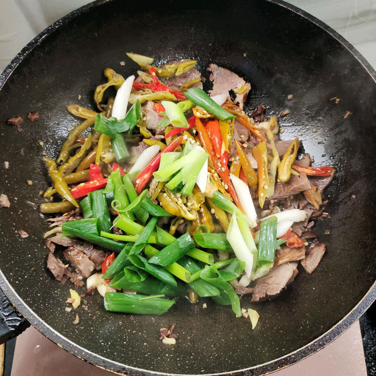 午餐记录:土豆炖排骨➕酸辣椒炒牛肉➕麻婆豆腐图5