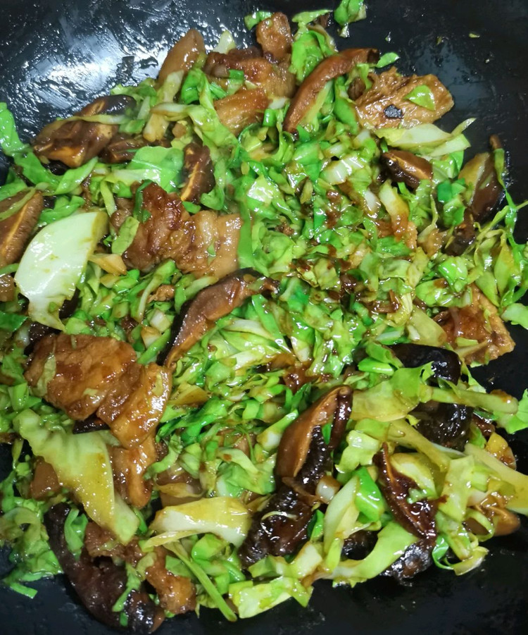 五花肉包菜焖饭图5