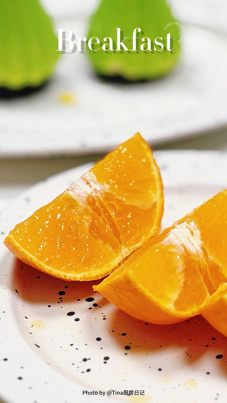 Dec. 十二月｜2025.12.10 星期三｜十月廿一◇²⁰²⁵ |  breakfast 真正的自我，不需要外界的掌声来确认。遵从内心的指引，敢对自己不愿意的事说“不”，不在意他人的质疑诋毁否定，不再寻求他人认可。别人对你嚼舌根，敢于继续埋头走自己的路。当你不再向外求，你才真正拥有了自己。 早安！今日早餐：🌟茉莉花茶🍵🌟圣诞树小蛋糕🎄🌟果冻橙🍊🌟蟹柳沙拉🦀今天你好好吃饭了吗？祝你怎么吃都不胖！图8