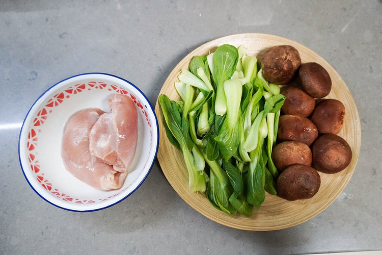 节后一定要吃这锅鸡肉香菇油菜包子，低脂鲜美香嫩，老少皆宜图3