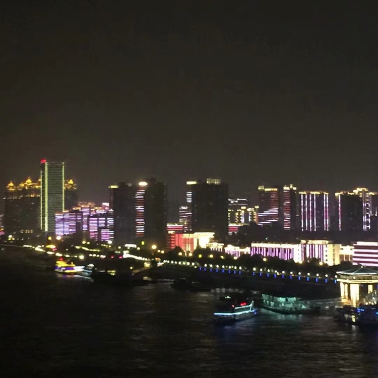 夜游武汉长江大桥，两岸的夜景🌃超美腻👍👍图3
