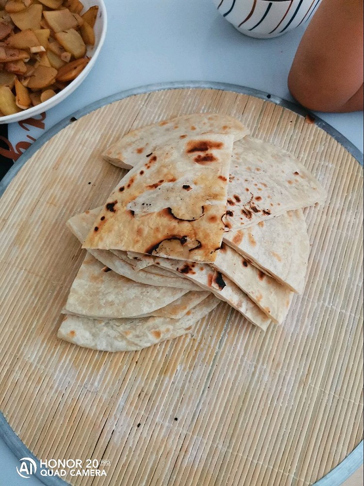 今天是饼，凉菜，孜然土豆片，西红柿紫菜蛋花汤🌸图2