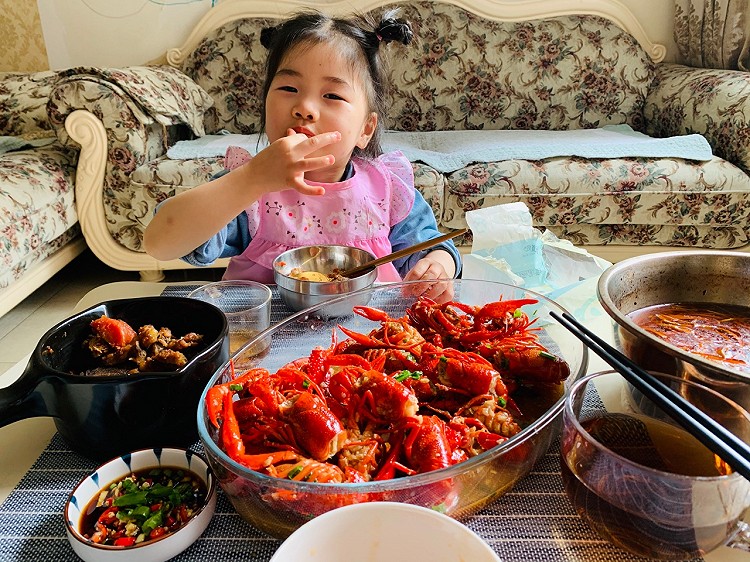 孩子们 儿童节妈妈没有准备礼物只有每天照顾好你们的生活起居，吃穿用度😘😘图2