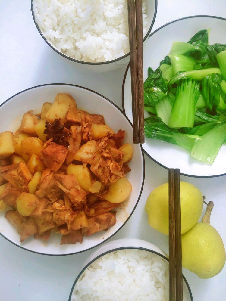 二人食‖土豆烧鸡胸肉+清炒上海青图1