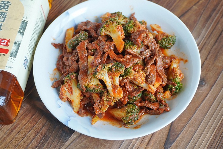 茄汁西兰花炒牛肉图2