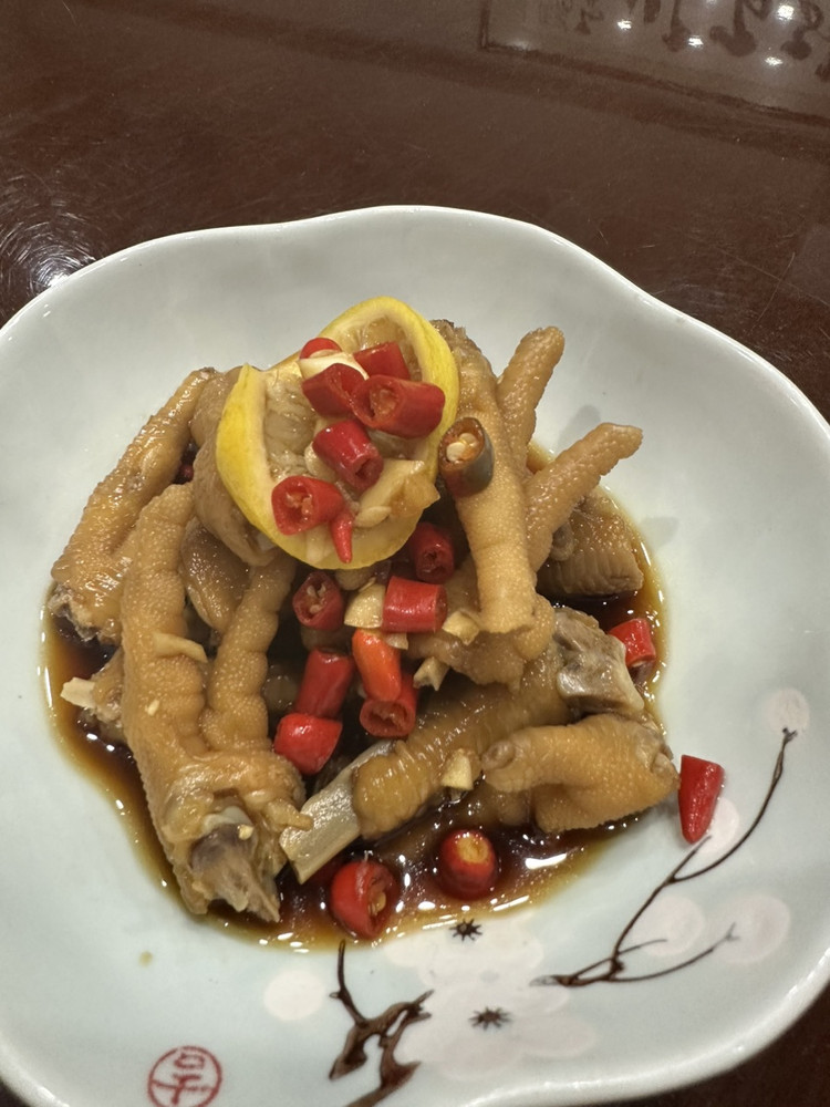 今日 酸菜鱼 南瓜丝 丝瓜油条 干锅花菜  泡鸡爪 泡青椒图6