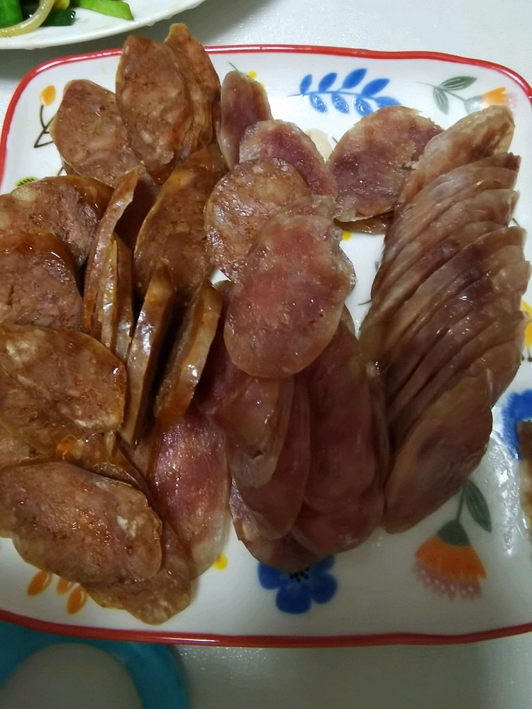 今日份午餐，黄焖鸡，辣炒猪肝，腊肠图2