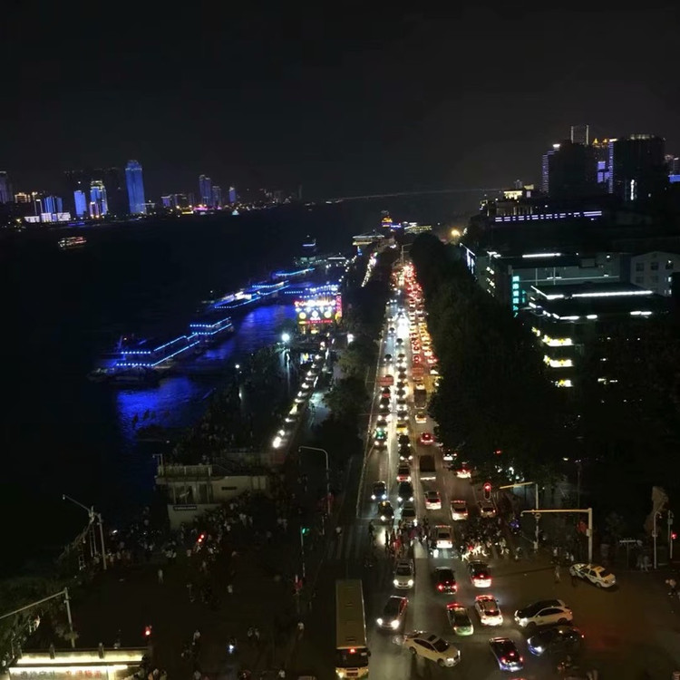 夜游武汉长江大桥，两岸的夜景🌃超美腻👍👍图2