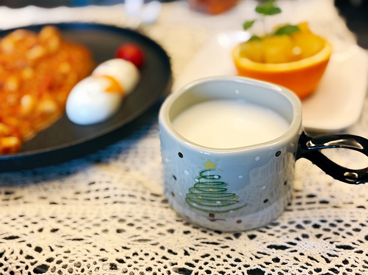 早！“谁的早餐在‘装可爱’？哦是我的雪人蛋+意面，今日份快乐已签收！”图3