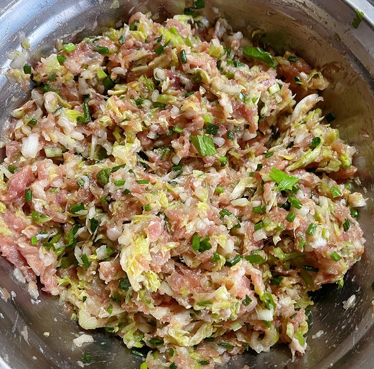 皮薄馅大的纸皮蒸饺图5