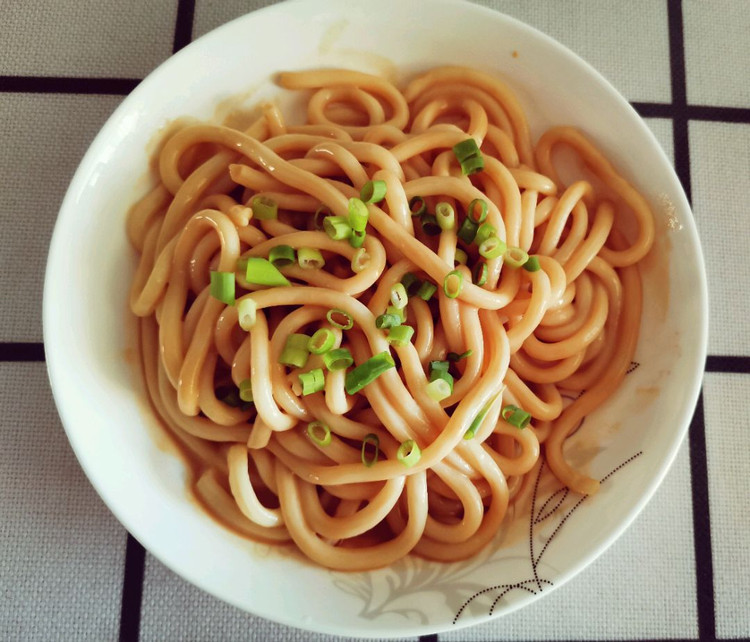 麻酱乌冬面，盐焗虾，香烤鸡翅🐔，为明天的周末带来点幸福的味图1