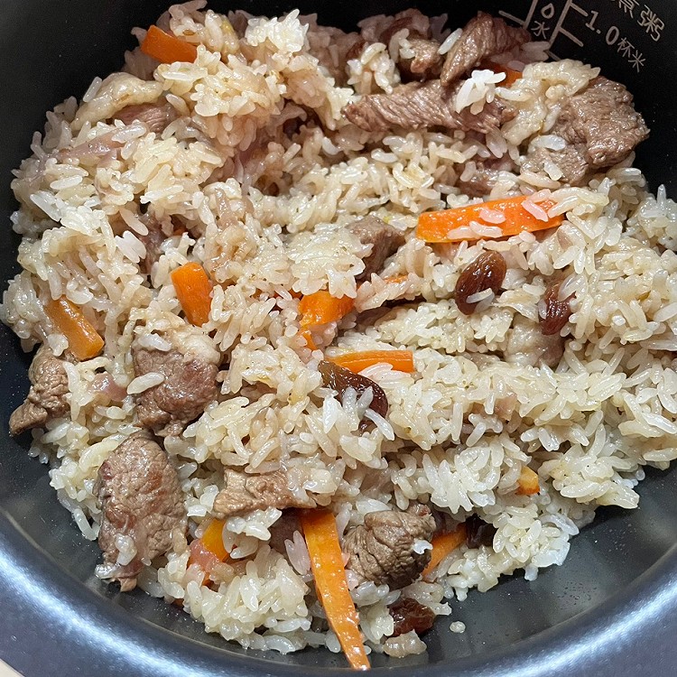 第一次做羊肉抓饭，太好吃了图1