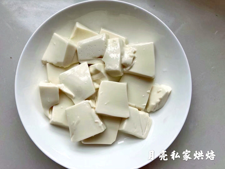 皮蛋嫩豆腐做成凉拌菜，清爽开胃，营养美味，10分钟搞定图4