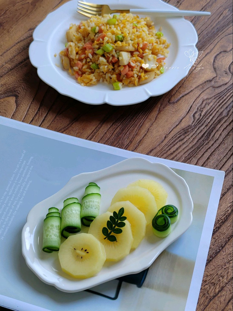 早餐：「炒饭」「猕猴桃🥝」「黄瓜🥒」「咖啡☕」🌿简单又美味的炒饭图4