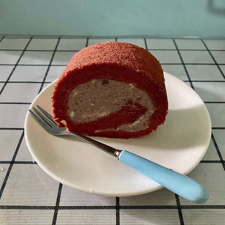 红丝绒芋泥蛋糕卷图1