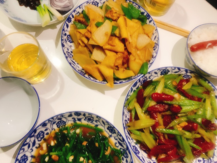 腊肠炒西芹 尖椒土豆片 海米菠菜图4