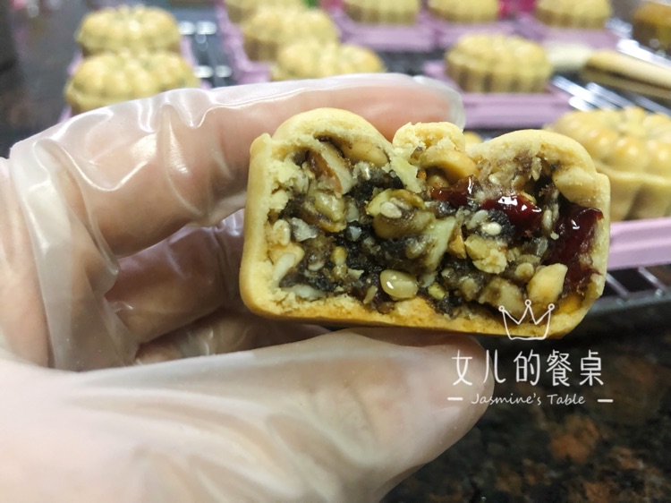 蜂蜜饼皮的伍仁月饼图4